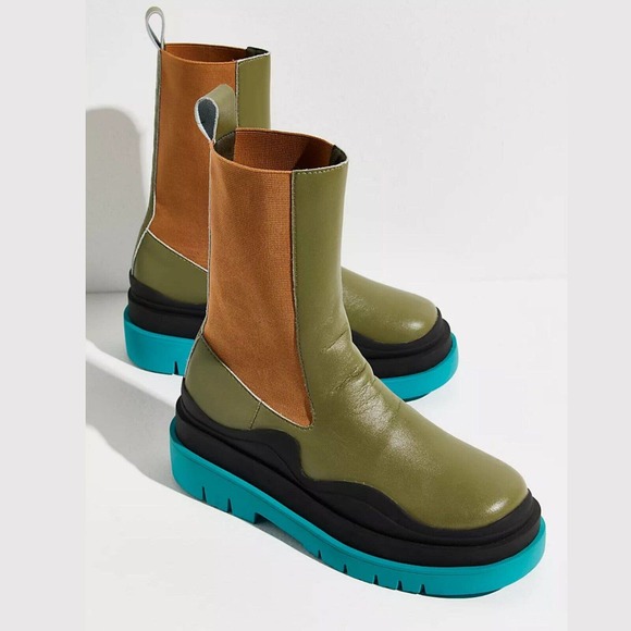 Free People Shoes - Free People Mutma Wavy Baby Leather Platform Chelsea Boots $290 Sz 9.5